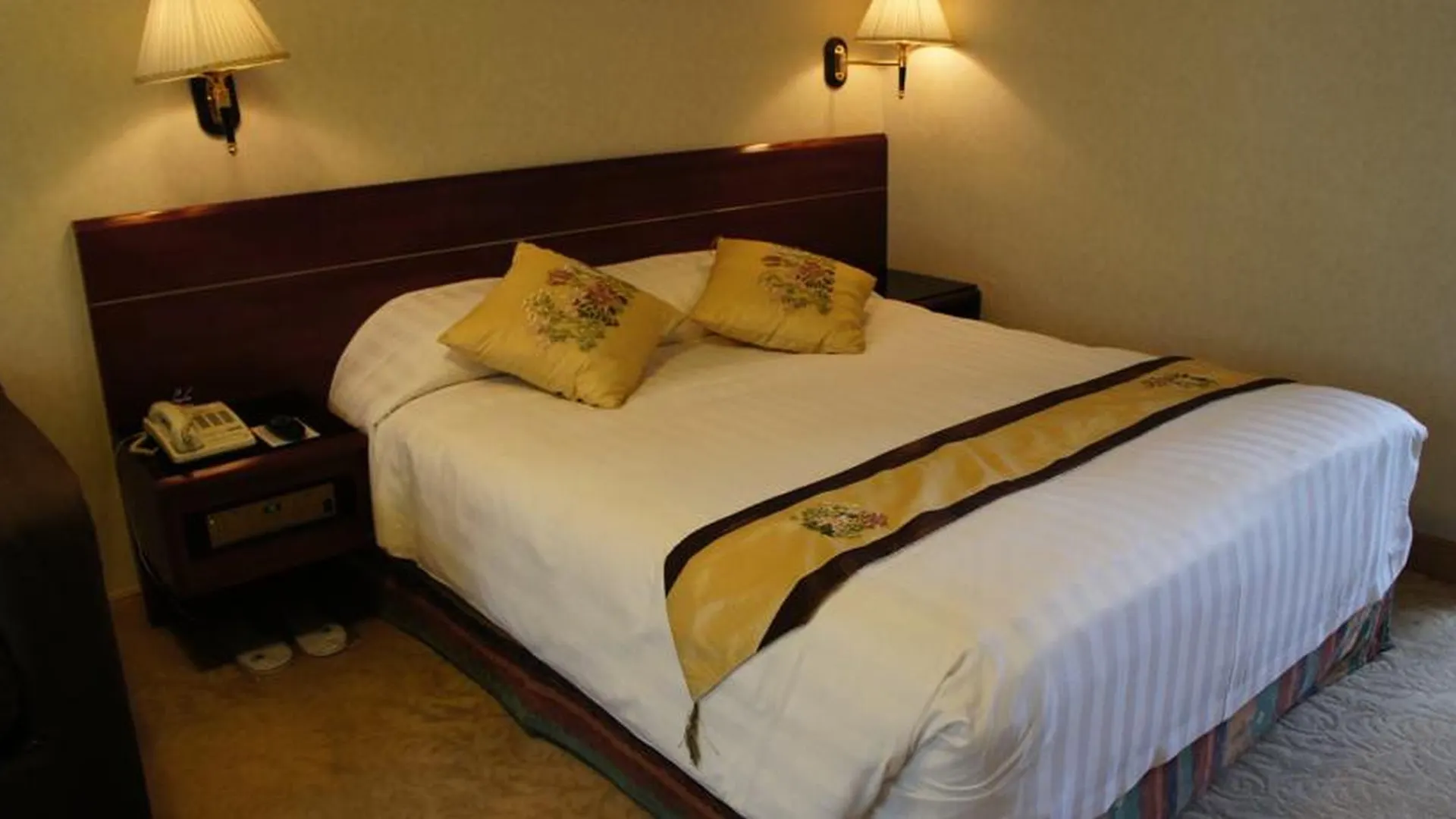 West Inn Hongkong