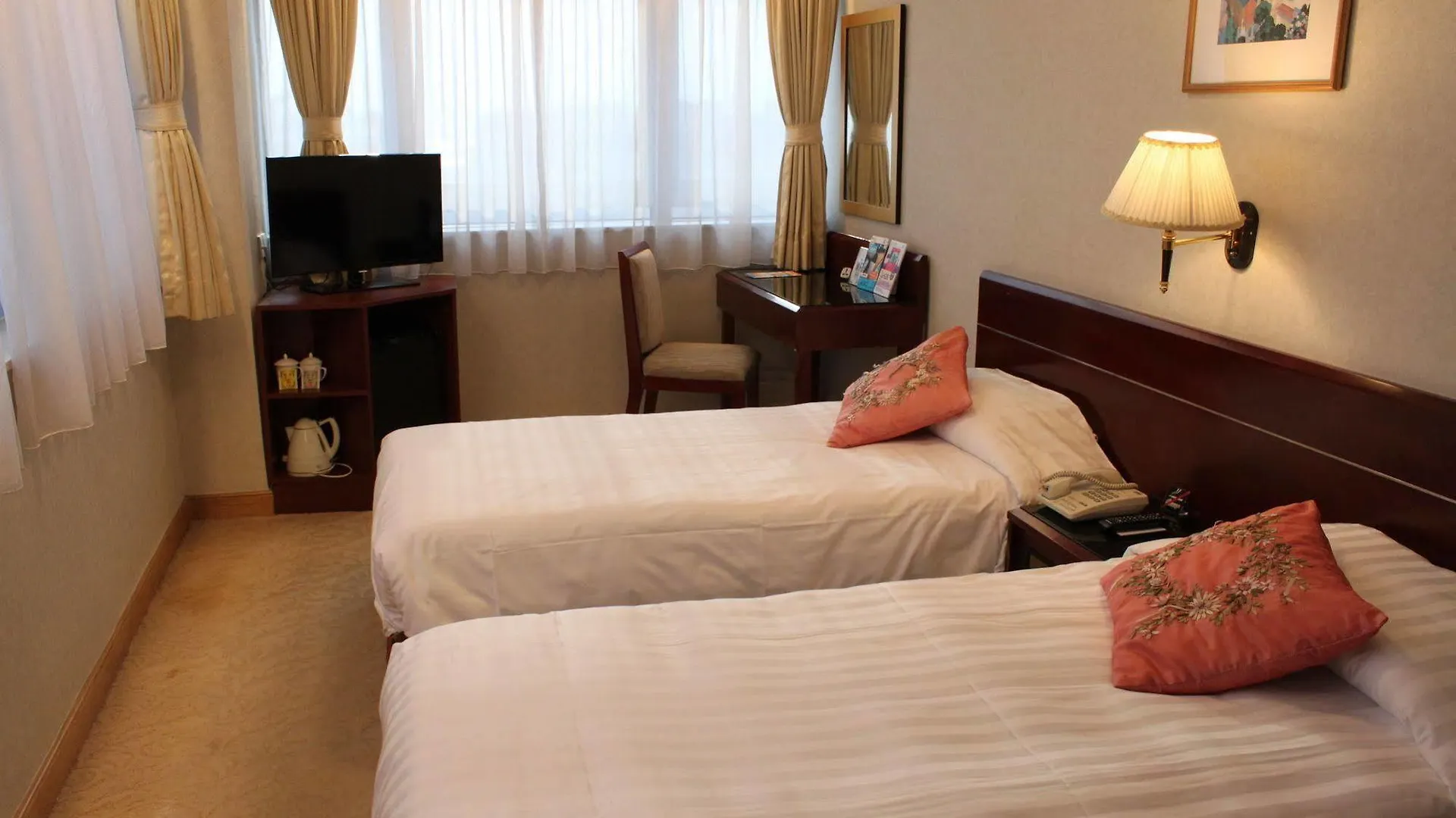 West Inn Hongkong 3*,  China